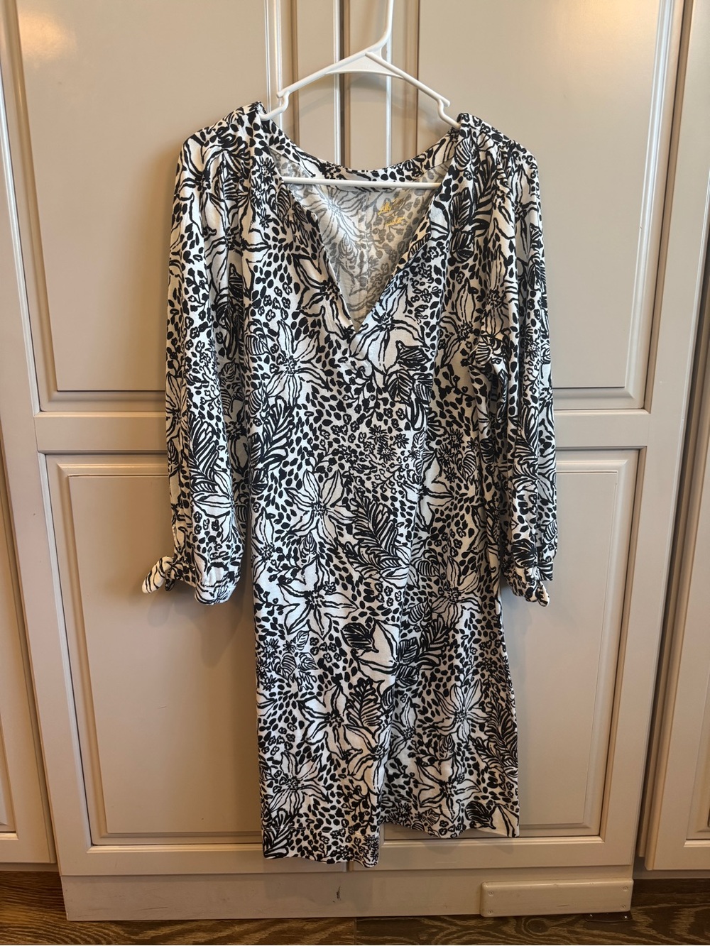 Lilly Pulitzer XL Black & White Floral V-Neck Women’s Dress